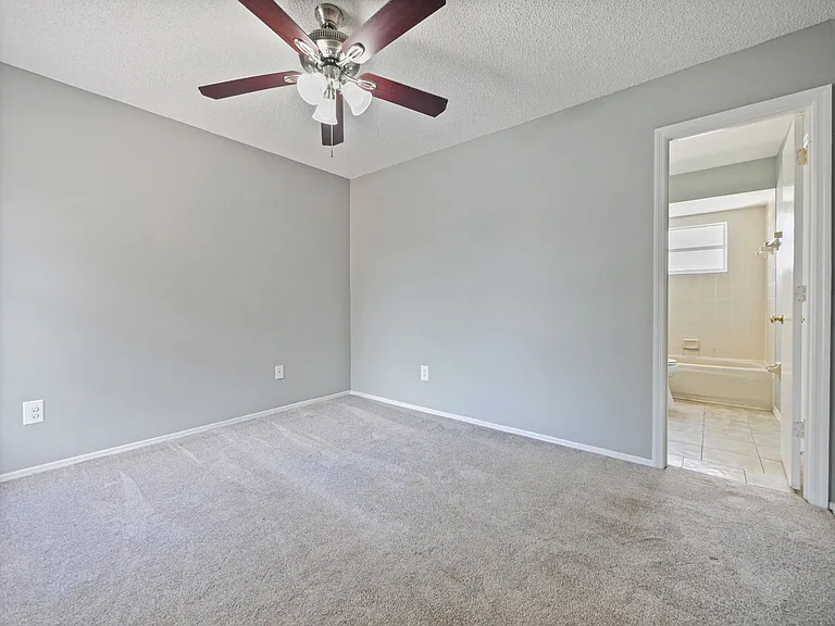750 Olympic Cir — Photo 10