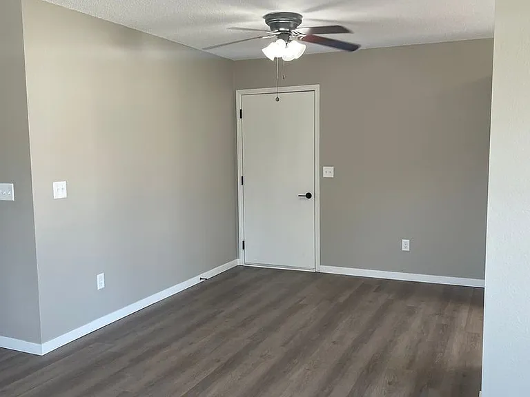 510-520 Morgan Ln #515 — Photo 8