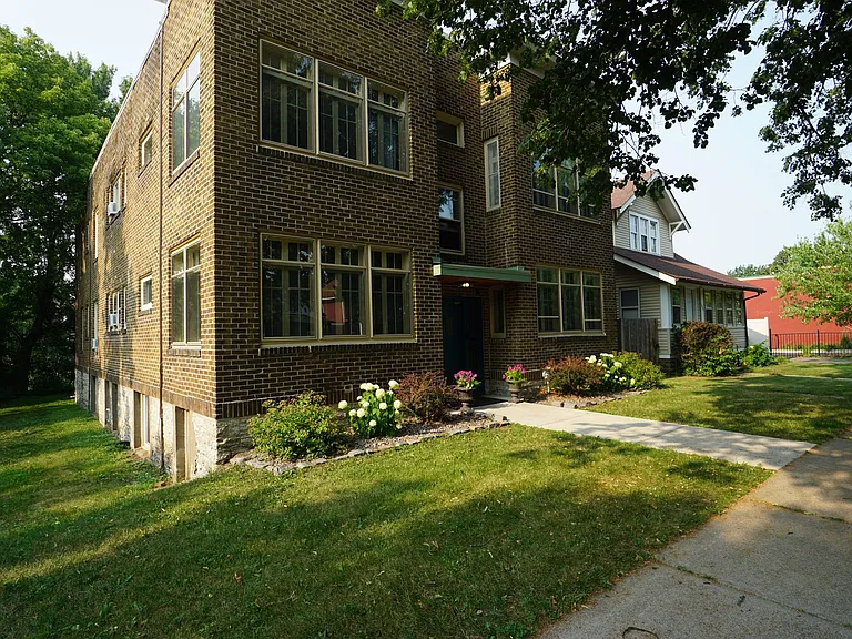 1065 Selby Apartments — Photo 20