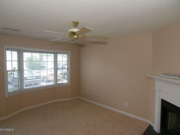 3rd image of 3822 Sterling Pointe Dr Unit L5