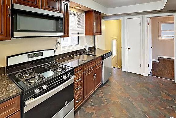 5th image of 2521 N Luna Ave #1