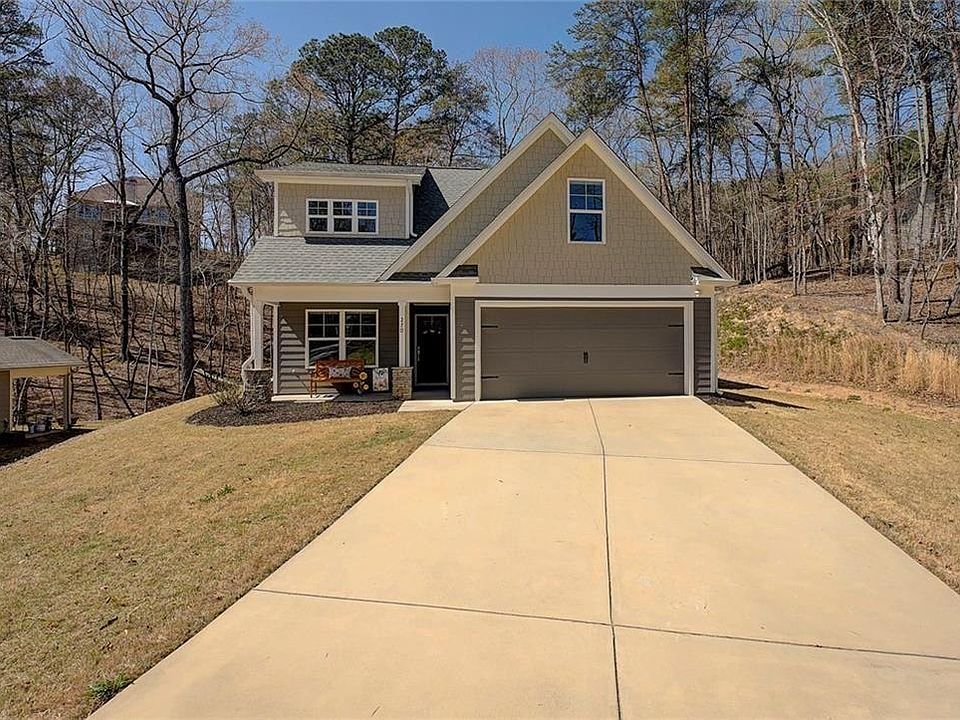 1st image of 270 Lakewood Dr