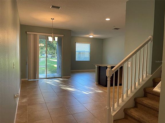 3rd image of 3905 Silverlake Way