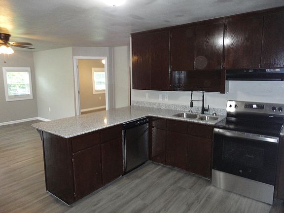 3rd image of 445 River Rd