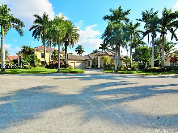 3rd image of 3641 SW 185th Ave