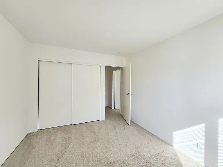 902 Peninsula Ave #405 — Photo 29