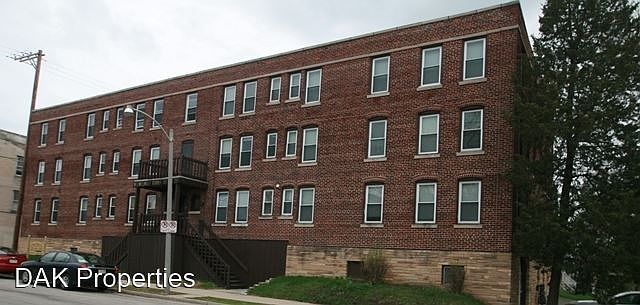 1st image of 1709 E Park Pl APT 18