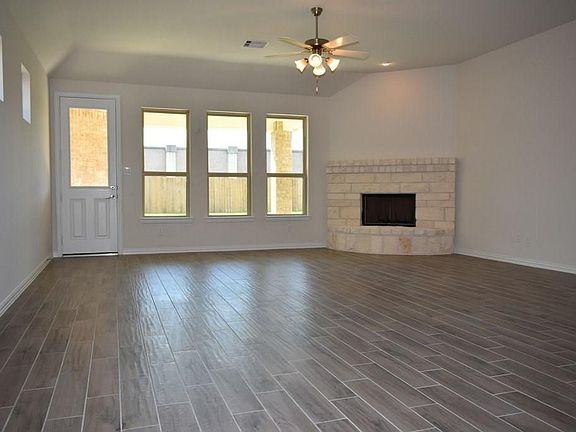 5th image of 6226 Garden Lakes Ln