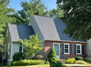 10 Braintree Ct #10, Suffield, CT 06078