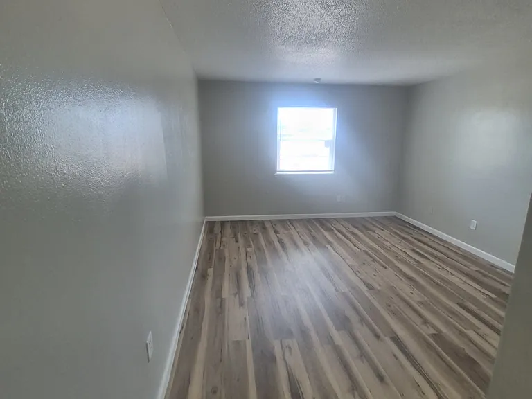 Mission Place — Photo 11