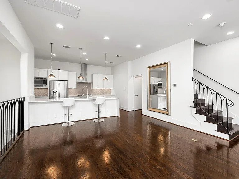1808 Oakdale St — Photo 15