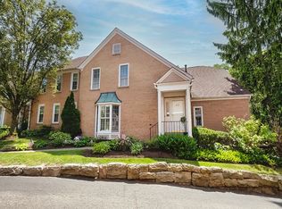 415 Royal Ct, Pittsburgh, PA 15234