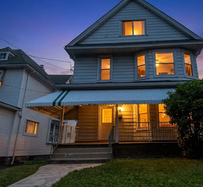 5 bed, 1800 sqft, $2,550 — Photo 1
