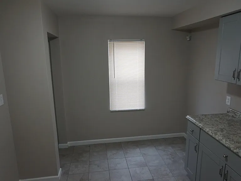 26023 Norfolk St — Photo 13