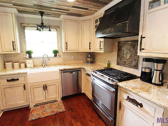 3rd image of 235 Fairfield Ave