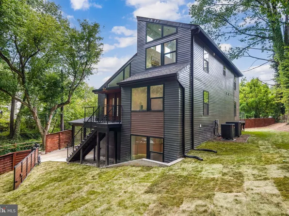 20 Hayward Ct, Takoma Park, MD 20912