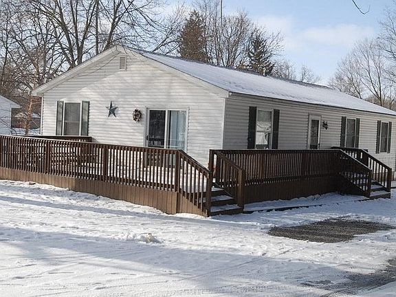 2nd image of 39 Lynn St