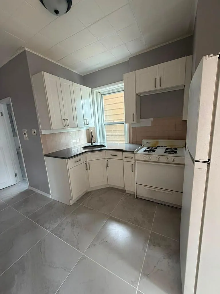 2 bed, 900 sqft, $1,725 — Photo 4