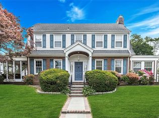 32 Catherine St, Valley Stream, NY 11581