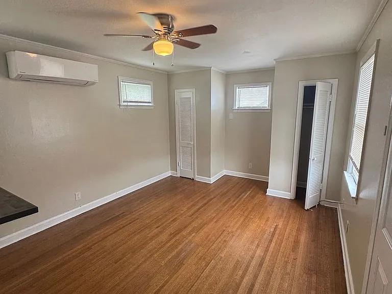 3476 Spottswood Ave — Photo 2