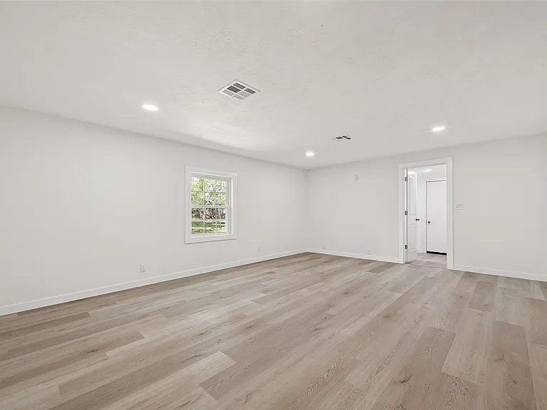815 Brooks Ave — Photo 13