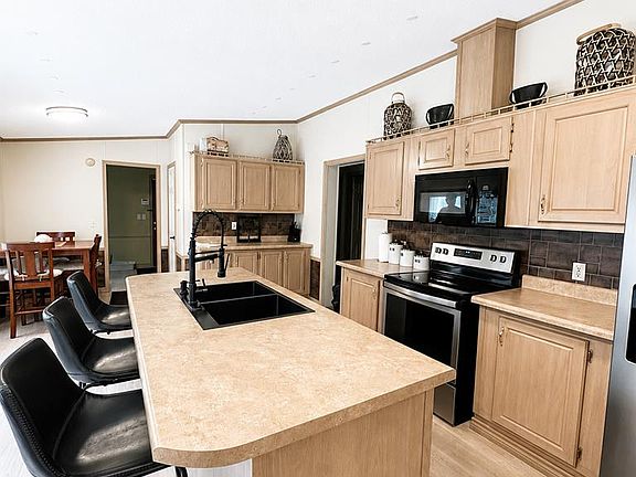3rd image of 220 Bilvia Dr