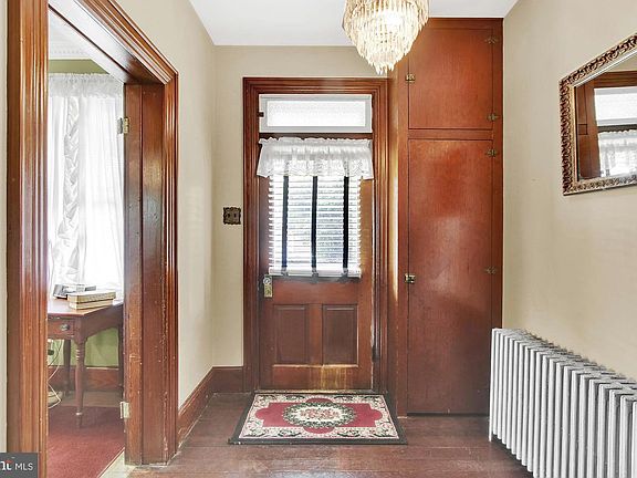 2nd image of 169 W King St