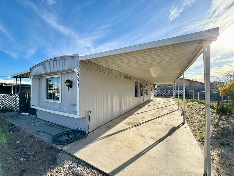 2271 Riverview Ct — Photo 3