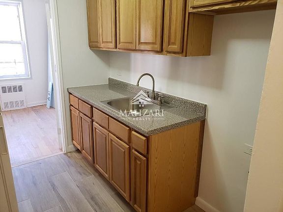 4th image of 14424 37th Ave APT 3N