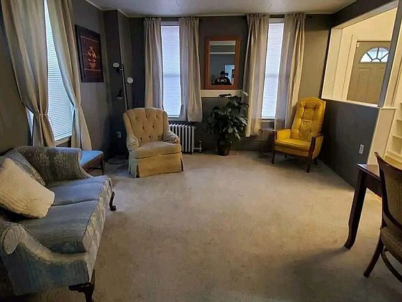 5th image of 225 Ann St