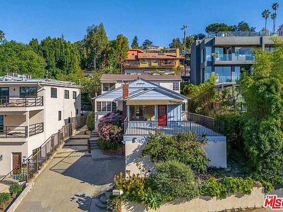 3rd image of 2106 Rockford Rd