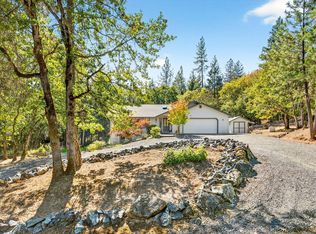 250 Cambridge Dr, Grants Pass, OR 97526
