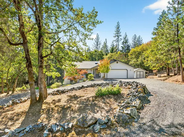 250 Cambridge Dr, Grants Pass, OR 97526