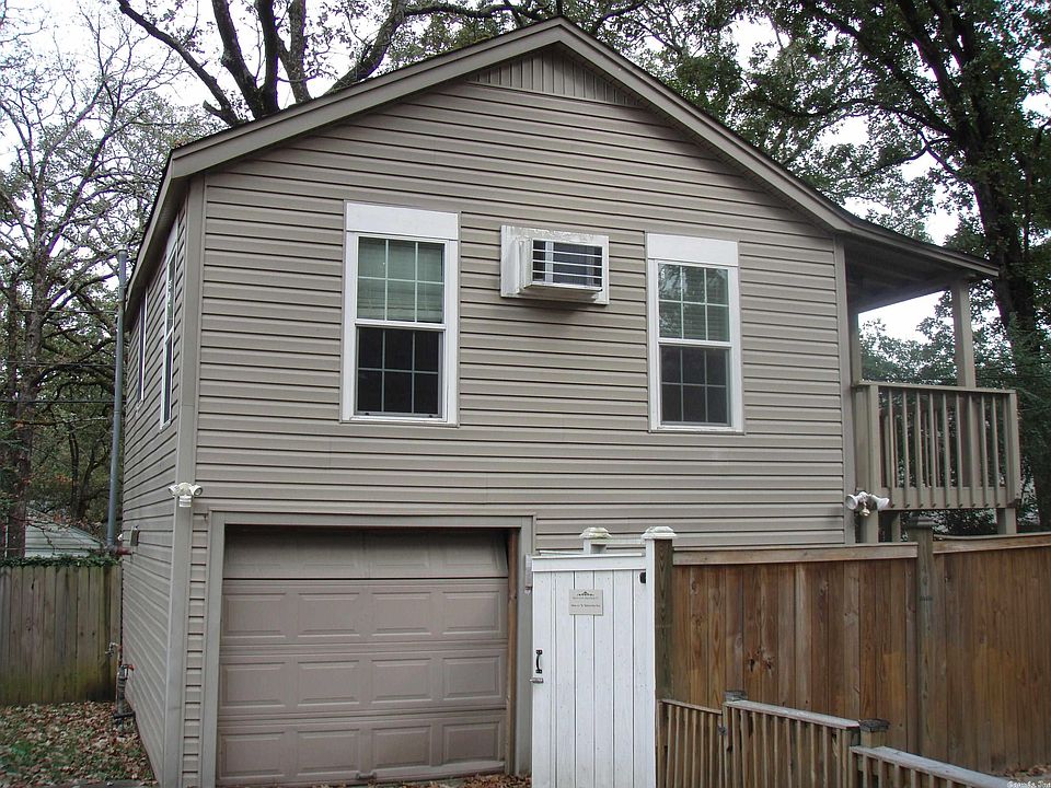1st image of 2809 1/2 N University Ave