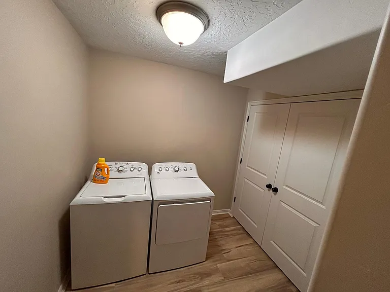 405 S 740 E — Photo 7