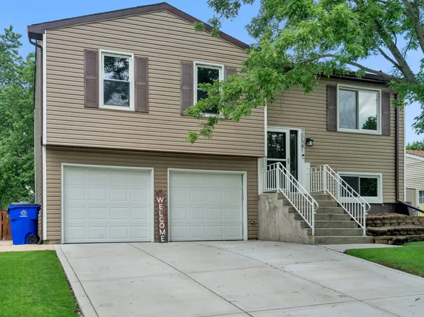 20541 S Graceland Ln, Frankfort, IL 60423