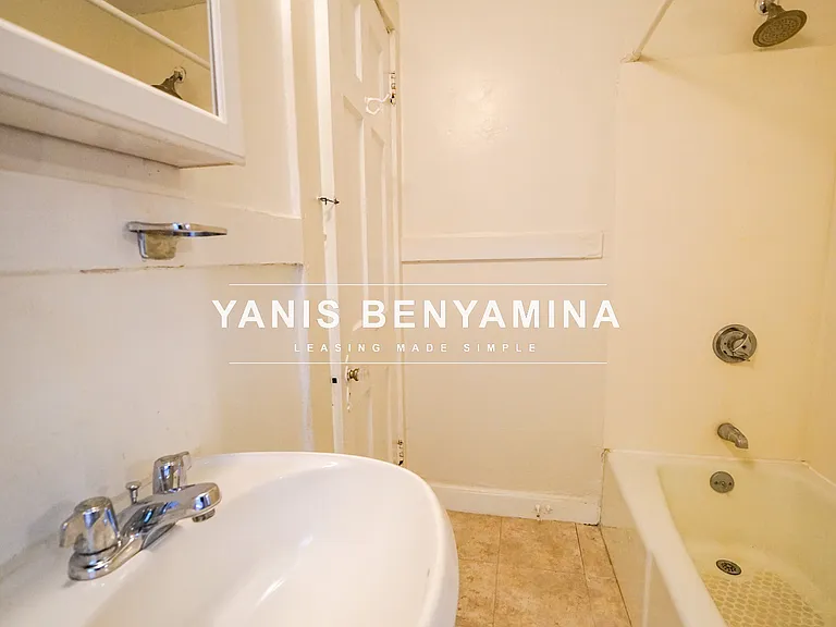 38 Gibson St #3 — Photo 10