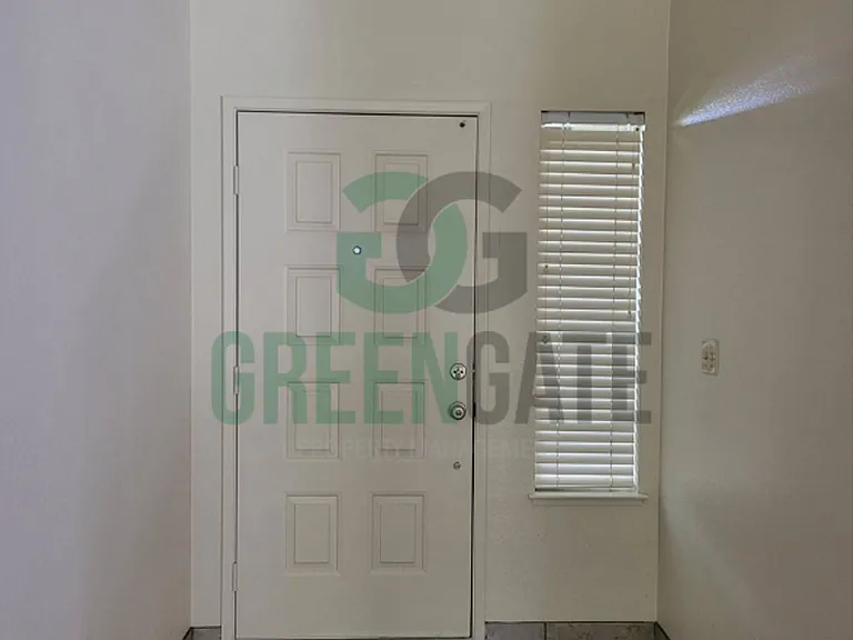 2428 Woodvale Dr — Photo 32