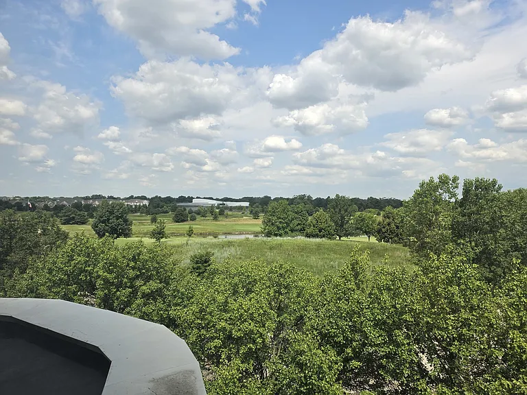 2085 Valor Ct — Photo 32