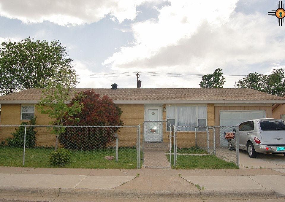 1st image of 117 N Knoxville St