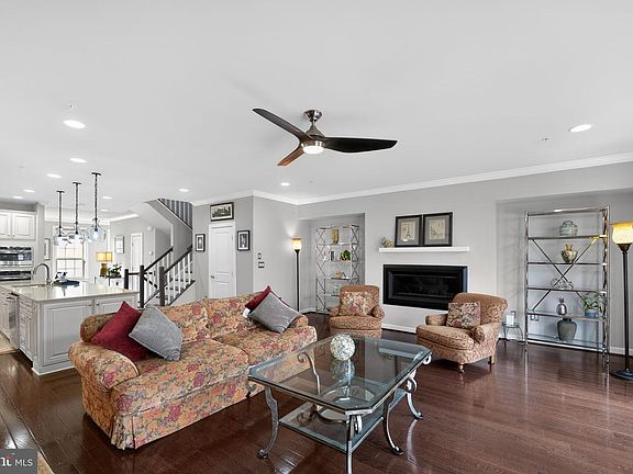 3rd image of 4 Wedge Way