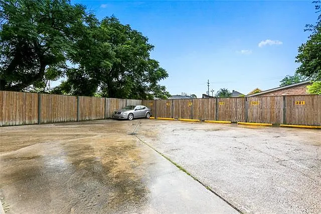 Building Photo - 723 Adams St #302
