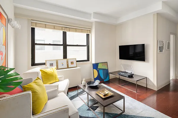 Rented by Douglas Elliman | media 14