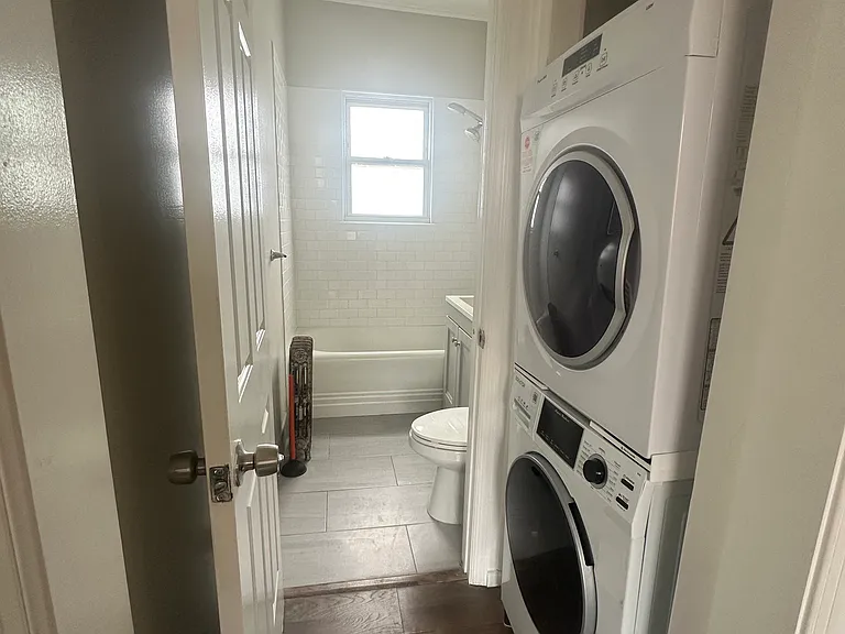 263 E 22nd St #2 — Photo 7
