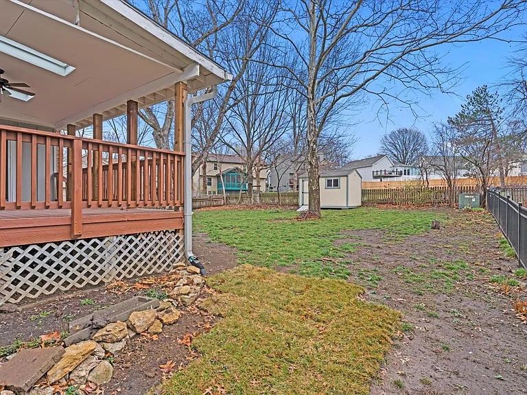 14501 S Village Dr — Photo 26