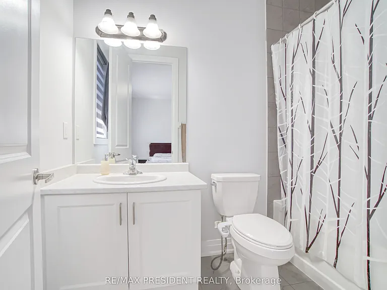 142 Prince Charles Cres — Photo 24