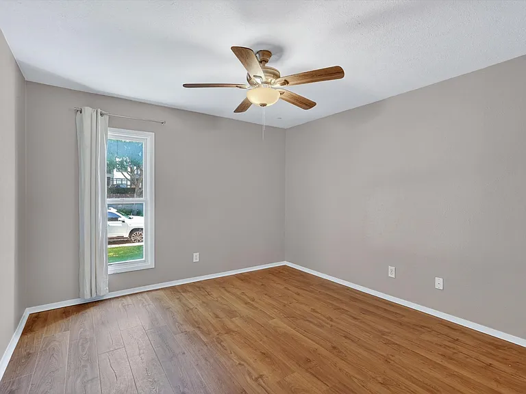 5932 Sandhurst Ln #114 — Photo 21