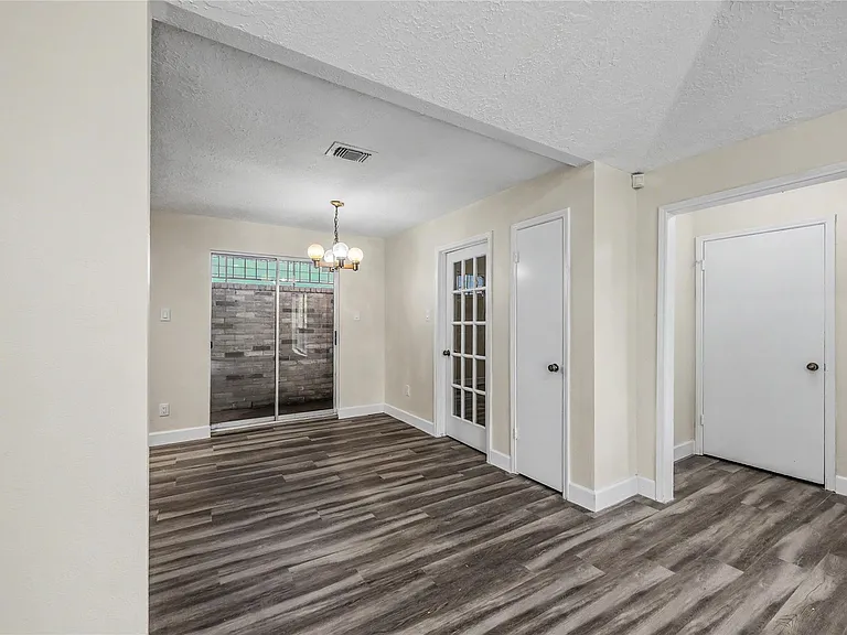 7907 Chancel Dr — Photo 17