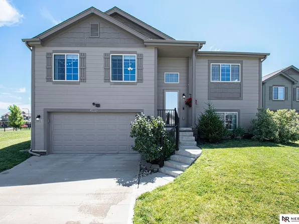 13713 S 43rd Ave, Bellevue, NE 68123