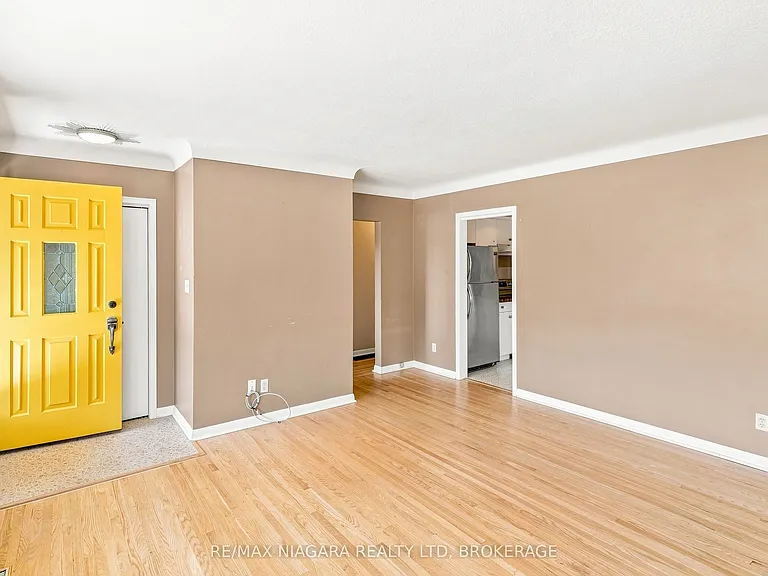 6521 Caledonia St — Photo 9
